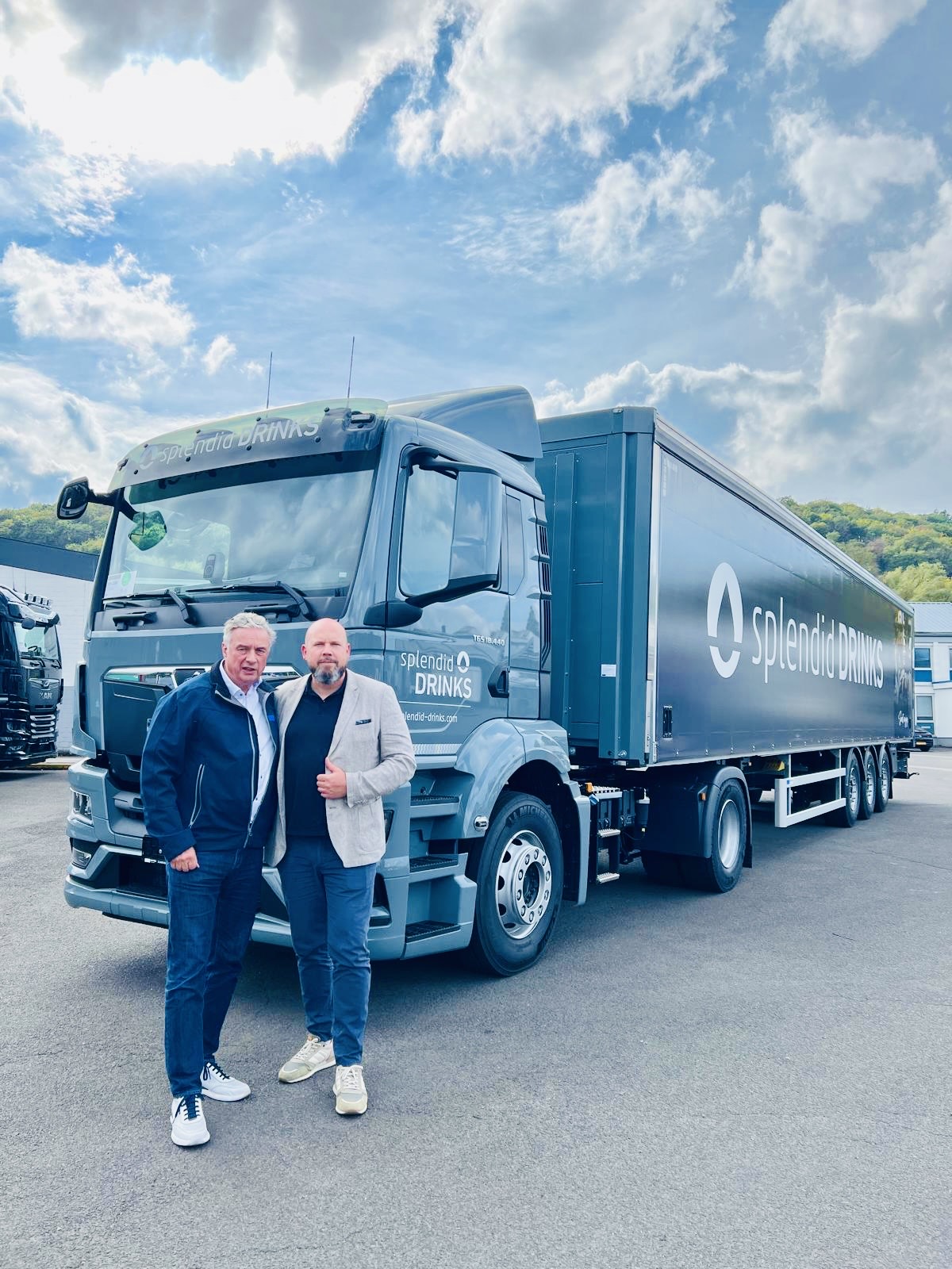 9a6651fb 3244 43ce a1a5 753fec5e30f7