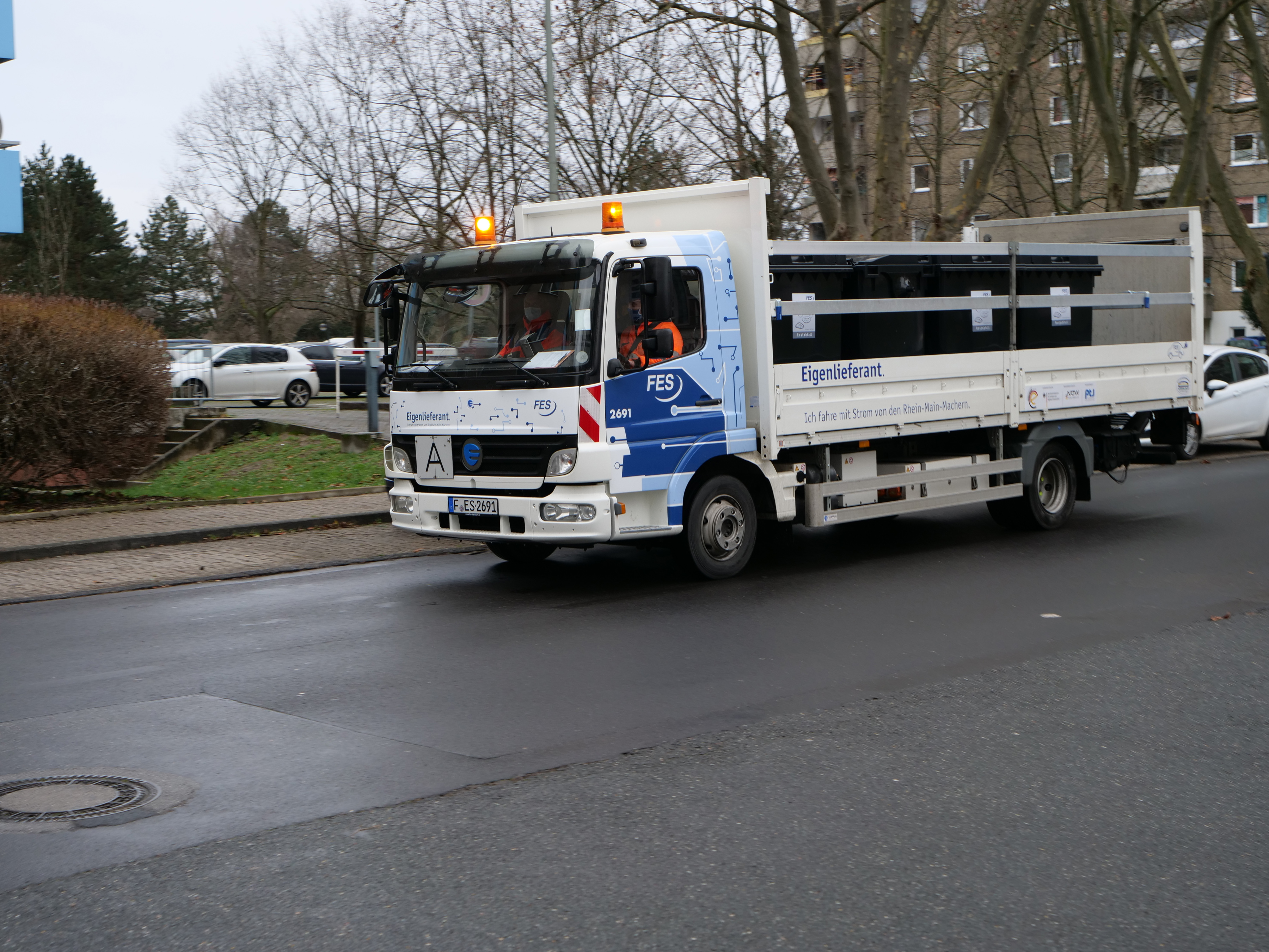 FES übernimmt ersten E-Lastwagen in den Fuhrpark